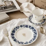 Hermès art de la table : porcelaine, couverts et verre sur table