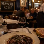 Brasserie Rosie avis à Bastille : brasserie animée, clients et plats