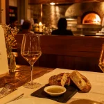 La Mezzanine Saint-Laurent-du-Var, intérieur cosy et pizzas au feu de bois