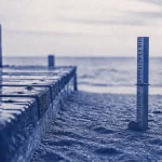 Pourquoi pas de marée en Méditerranée : jetée et faible écart de niveau, eau à 40 cm