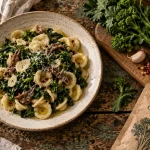 Gastronomie italien : orecchiette aux cime di rapa, ail, anchois et pecorino